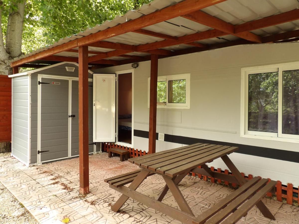 Hotel Oasis Country Park Rugat Esterno foto