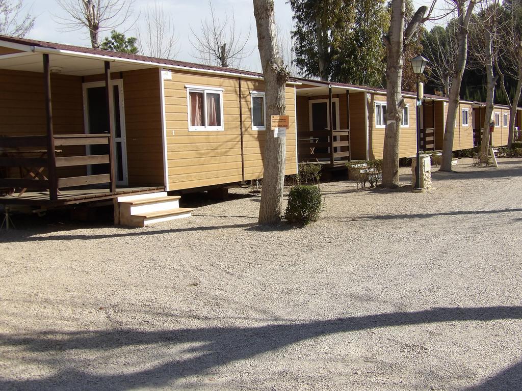 Hotel Oasis Country Park Rugat Esterno foto