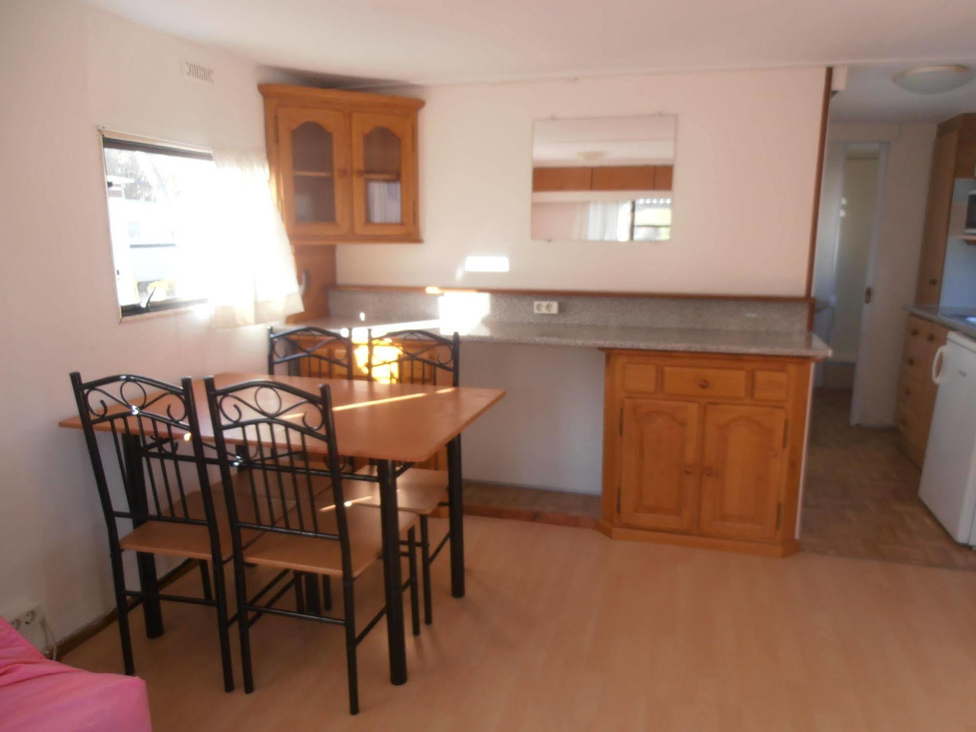 Hotel Oasis Country Park Rugat Esterno foto