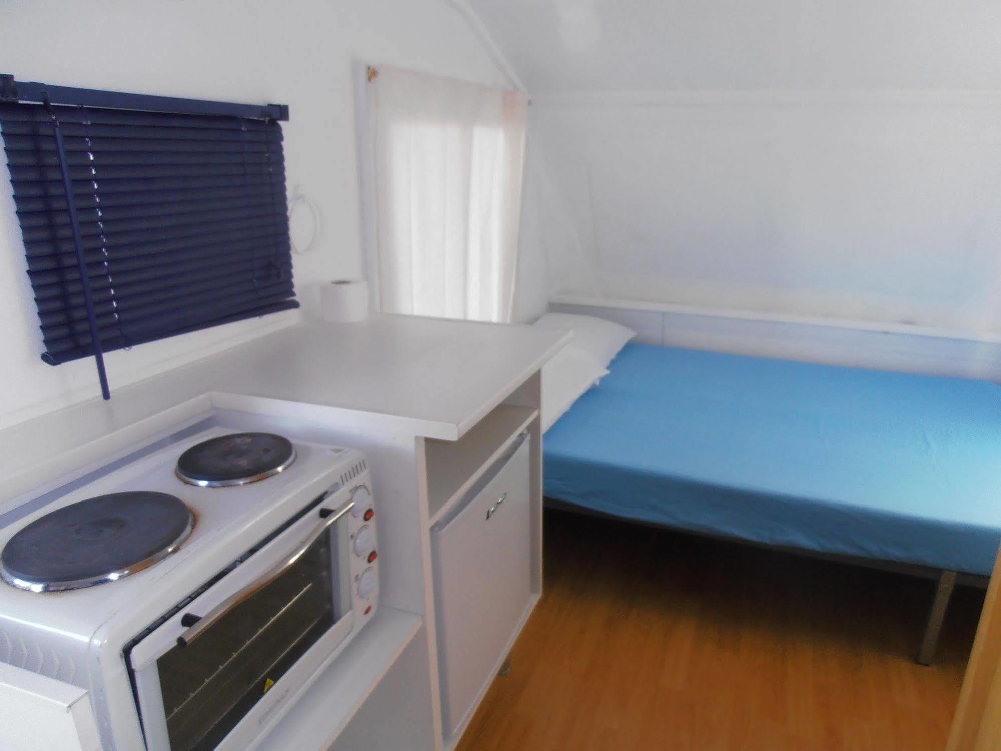 Hotel Oasis Country Park Rugat Esterno foto